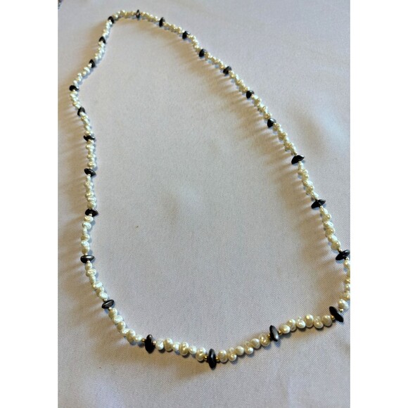 Vintage Freshwater Pearl Necklace White Black Beads Baroque 24" Strand Jewelry - Picture 1 of 6